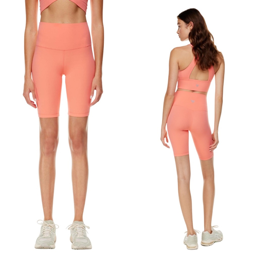 Aritzia TnAction TnaBUTTER™ Cheeky Hi-Rise 9" Short Size Small